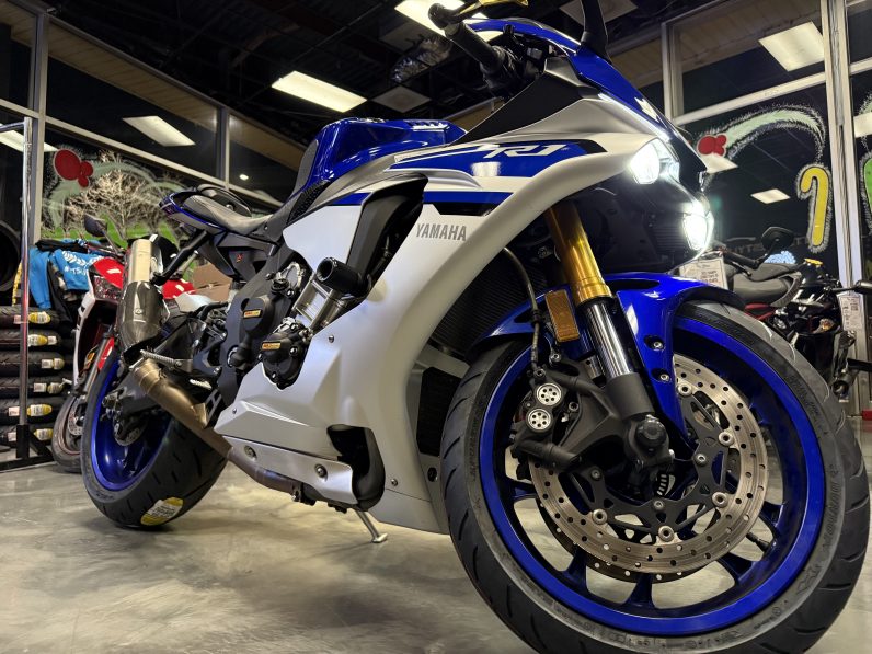 2016 Yamaha YZF R1