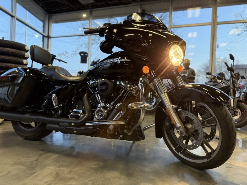 2018 Harley Davidson Street Glide FLHX