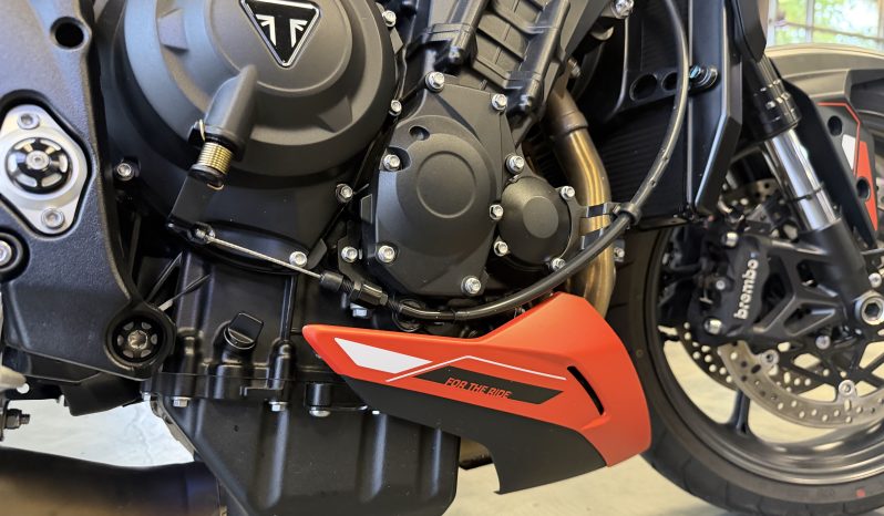 2025 Triumph Street Triple 765 R